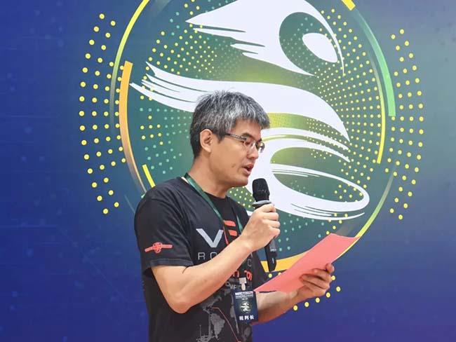 裁判长宣誓.jpg