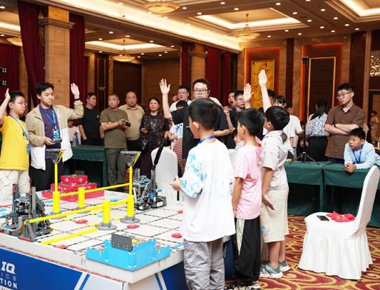 暑光逐梦，智驭机甲｜爱因斯坦联盟2026-2027赛季VEX机器人青岛城市赛成功举办